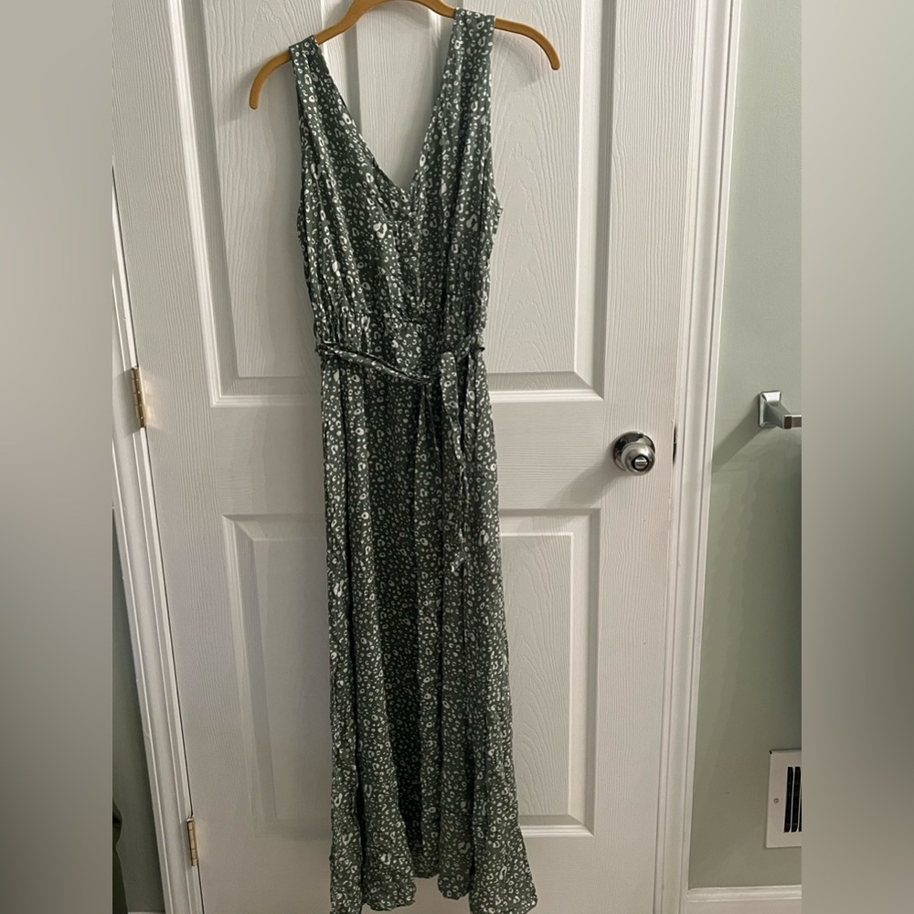 Size large maxi dress. Green leopard print